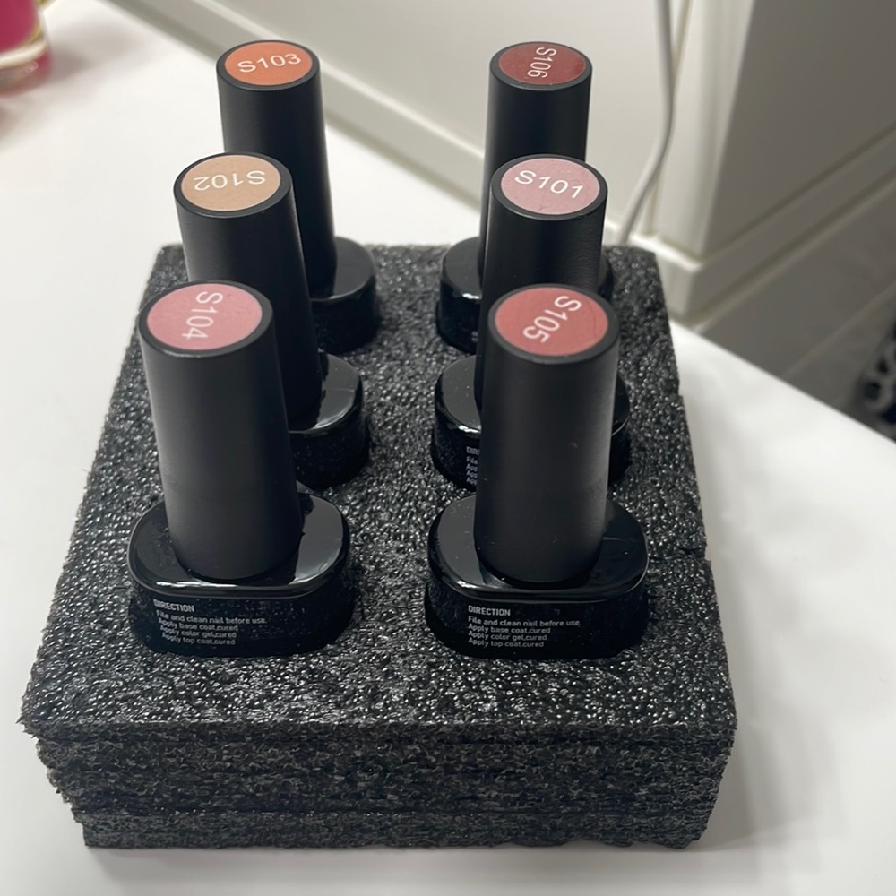 NWT gel polish 6